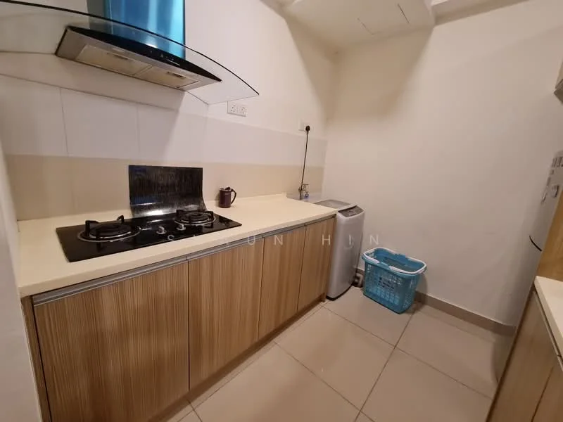 Kitchen features: laminate cabinetry in light wood finish, white countertop, built-in gas hob with two burners, stainless-steel range hood, single-bowl stainless-steel sink, washing machine, plastic laundry basket, ceramic tile flooring, white tiled backsplash, wall-mounted electrical outlet; style: modern.