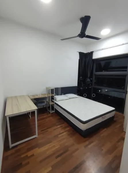 Bedroom features: queen-size bed, wooden flooring, white painted walls, black curtains, ceiling fan, study desk, chair, built-in wardrobe, large window; style: modern.