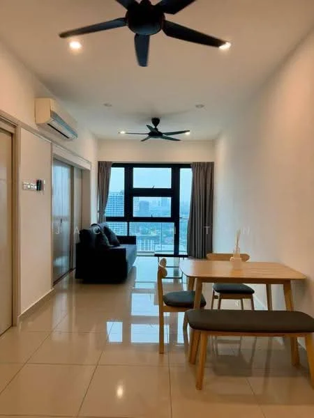 Living features: floor-to-ceiling windows, city view, 3-blade ceiling fan, sofa in black fabric, dining table with 4 chairs, light-colored walls, glossy tile flooring, curtains in grey, air conditioning unit on wall; style: modern.