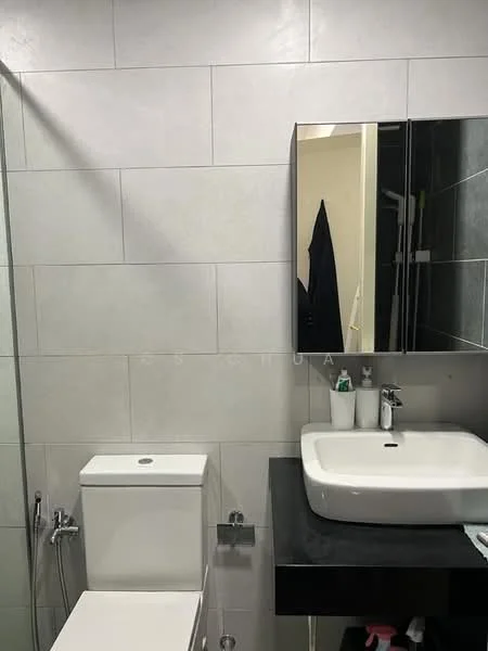 Bathroom features: white wall tiles, grey floor tiles, single-sink vanity with black countertop, square ceramic sink, chrome basin mixer faucet, framed mirror, one-piece toilet, handheld shower, glass shower enclosure, towel rack, toiletries storage; style: modern.