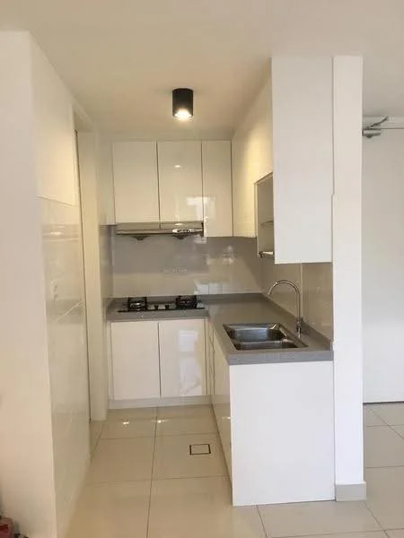 Kitchen features: white cabinetry, stainless-steel sink, chrome pull-down faucet, grey countertop, built-in gas hob, stainless-steel range hood, white tiled backsplash, ceramic tile flooring, recessed downlights; style: modern.