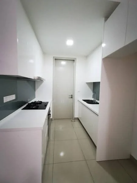 Kitchen features: white glossy cabinetry, grey backsplash, white countertop, built-in gas hob, stainless-steel sink, single-bowl stainless-steel sink, recessed ceiling lights, ceramic tile flooring, door leading to another room; style: modern.