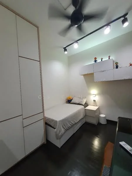 Bedroom features: single bed with bedding, built-in wardrobe with sliding doors, nightstand with lamp, ceiling fan with light, recessed LED downlights, decorative shelf with figurines, dark wood flooring, white walls; style: modern.