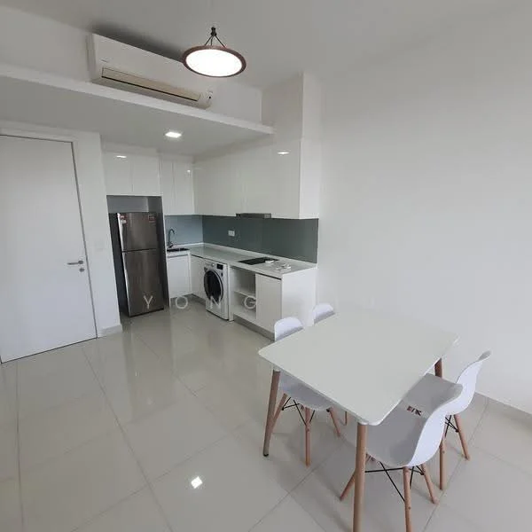 Kitchen features: white glossy cabinetry, grey backsplash, stainless-steel fridge, built-in oven, 4-burner gas hob, single-bowl stainless-steel sink, chrome pull-down faucet, front-load washing machine, white dining table, 4 white chairs, wall-mounted split AC, polished tile flooring, recessed downlights; style: modern.