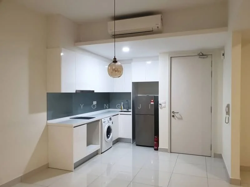Kitchen features: white cabinetry, grey backsplash, stainless-steel fridge, built-in oven, 4-burner gas hob, single-bowl stainless-steel sink, chrome pull-down faucet, front-load washing machine, white quartz countertop, recessed LED downlights, wall-mounted split AC, tile flooring; style: modern.