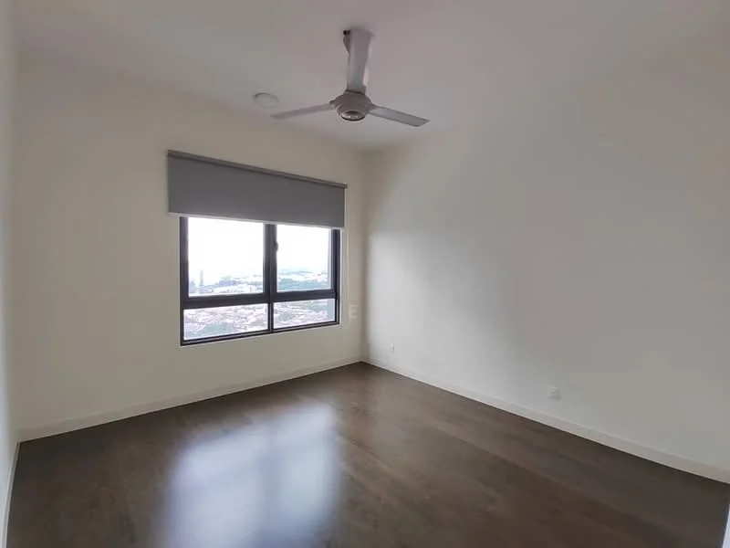 Bedroom features: light brown wooden flooring, white painted walls, ceiling fan, floor-to-ceiling windows, roller blinds, city view; style: modern; view: city.