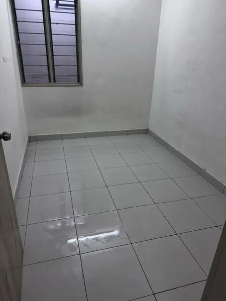 Room features: white painted walls, glossy ceramic tile flooring, single window with horizontal slats, plain ceiling, door with handle; style: minimalist.