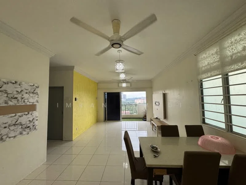 Living features: white painted walls, yellow accent wall, marble feature wall, white ceiling, 5-blade ceiling fan with light, recessed downlights, large windows with grid pattern, tile flooring, dining table with beige tabletop, chairs around dining table, open layout, view of outdoor space; style: modern; view: city.