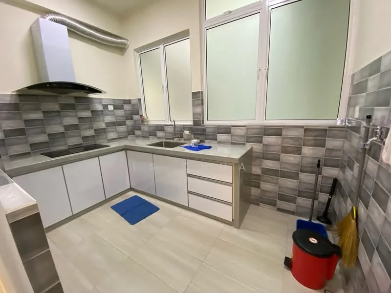 Kitchen features: white cabinetry, grey tiled backsplash, stainless-steel range hood, single-bowl stainless-steel sink, chrome pull-down faucet, countertop with grey and white pattern, built-in oven, ceramic tile flooring, large windows for natural light, cleaning supplies visible, blue kitchen mat; style: modern.