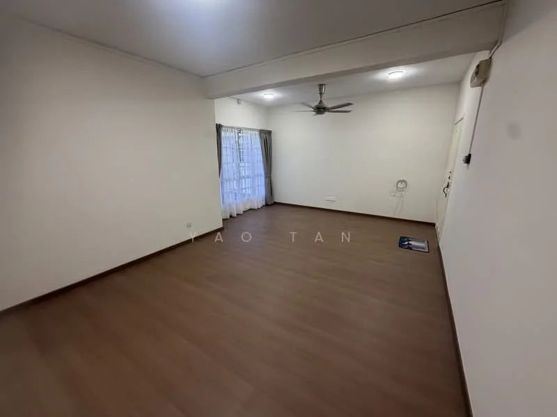 Living features: laminate flooring, white painted walls, 5-blade ceiling fan, floor-to-ceiling windows with sheer curtains, recessed downlights, neutral colour scheme; style: modern.