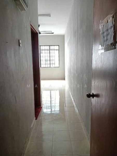 Pangsapuri Kelompok Merpati, Bandar Baru Bangi — view 2 of 5 in Pangsapuri Kelompok Merpati — for Rent