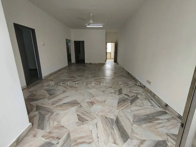 Living features: marble flooring, white painted walls, ceiling fan, large windows, natural light, open layout, neutral color scheme, no visible furniture; style: modern.