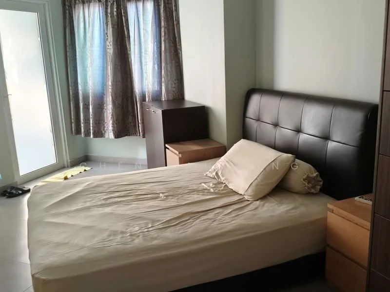 Bedroom features: king-size bed with upholstered headboard, light-colored bedding, two bedside tables, laminate flooring, floor-to-ceiling windows, curtains with floral pattern, built-in wardrobe, wall-mounted light fixture; style: modern.
