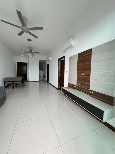 Living features: white painted walls, polished ceramic tile flooring, 5-blade ceiling fan with light, 3-blade ceiling fan, wall-mounted TV console in wood, TV console with storage, sofa in grey fabric, dining table for 4, air conditioning unit, recessed lighting; style: modern.