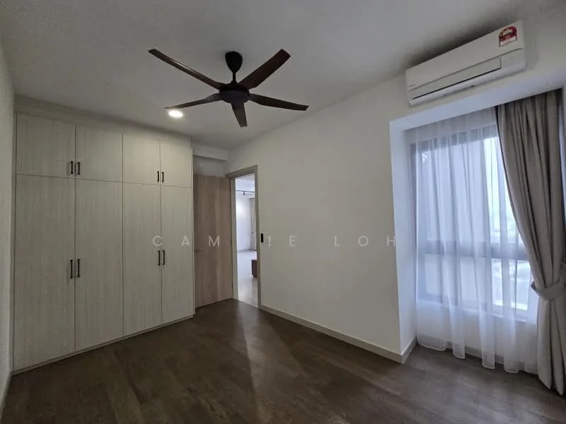 Bedroom features: wooden flooring, white painted walls, built-in wardrobe with sliding doors, 5-blade ceiling fan, wall-mounted split AC, floor-to-ceiling window, sheer curtains, light-colored curtains; style: modern.