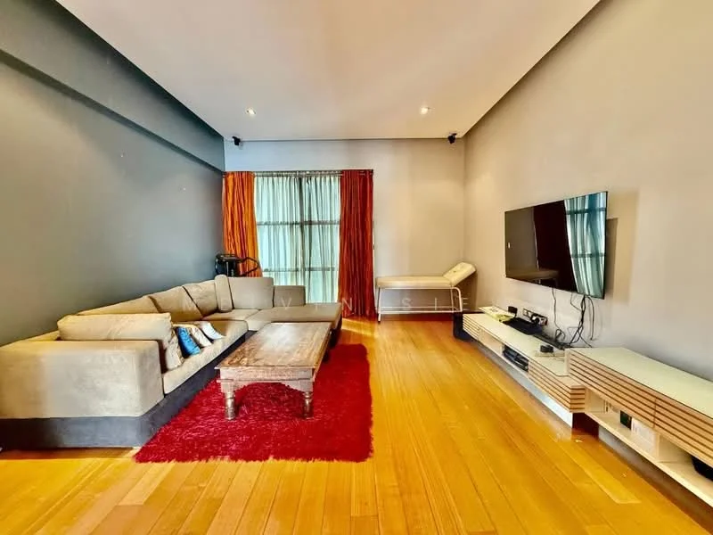 Living features: L-shape sectional sofa in beige, wood coffee table, TV console, wall-mounted TV, area rug in red, floor-to-ceiling windows, curtains in green and orange, wooden flooring, recessed downlights; style: modern.