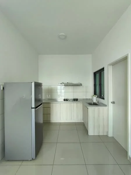 Kitchen features: stainless-steel fridge, built-in oven, 4-burner gas hob, grey laminate cabinetry, white tiled backsplash, single-bowl stainless-steel sink, chrome pull-down faucet, light-colored wall tiles, large window, neutral-colored floor tiles, recessed ceiling light; style: modern.