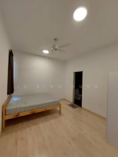Bedroom features: wooden flooring, white painted walls, 5-blade ceiling fan, recessed downlights, queen-size bed, brown wooden bed frame, dark curtains, door leading to bathroom, area rug; style: minimalist.