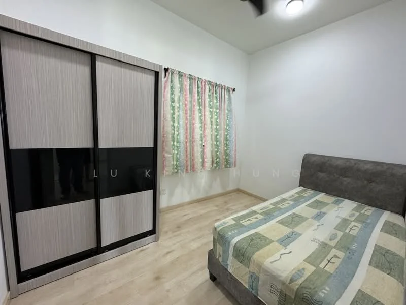 Bedroom features: queen-size bed with patterned bedding, built-in wardrobe with sliding doors, wooden flooring, curtains with a floral pattern, recessed ceiling light; style: modern.
