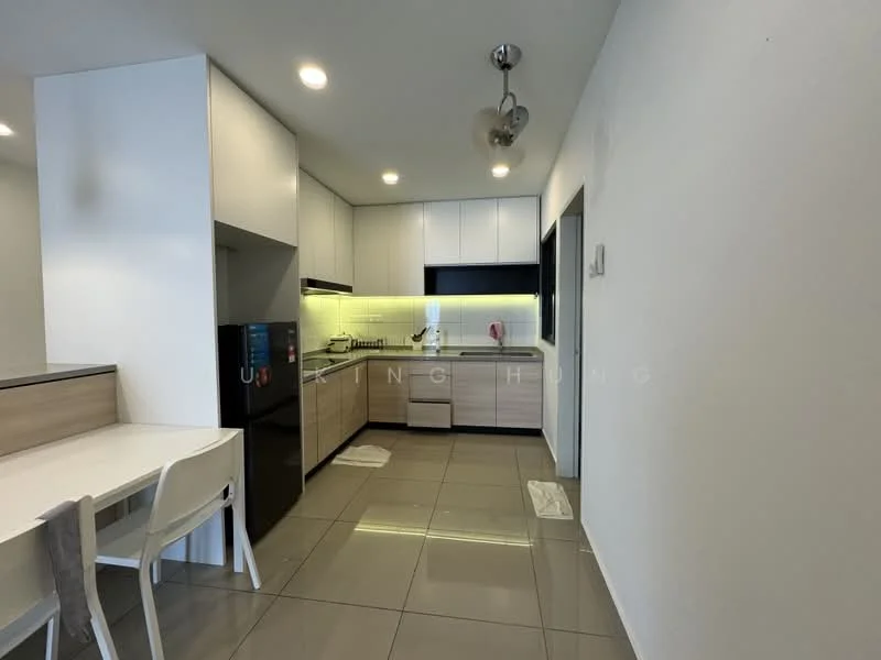 Kitchen features: white shaker cabinets, grey countertop, stainless-steel sink, chrome pull-down faucet, built-in oven, 4-burner gas hob, stainless-steel range hood, black refrigerator, tile backsplash, recessed downlights, grey tile flooring, breakfast bar, dining table with white chairs; style: modern.