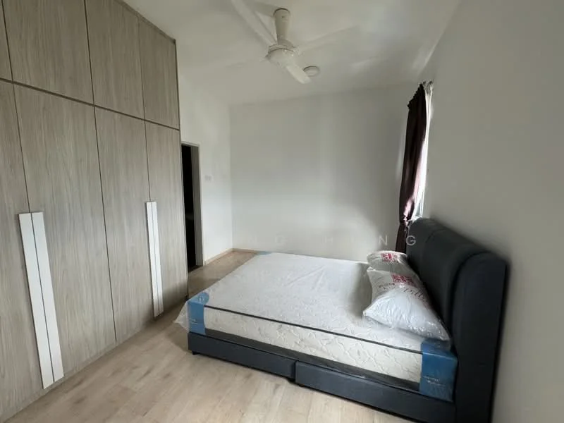 Bedroom features: queen-size bed, upholstered headboard, built-in wardrobe with sliding doors, wooden flooring, ceiling fan, window with sheer curtains, neutral wall color, decorative pillows; style: modern.
