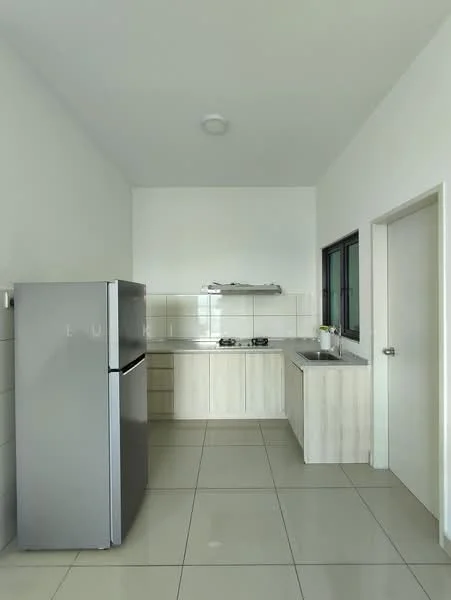 Kitchen features: stainless-steel fridge, built-in oven, 4-burner gas hob, grey laminate cabinetry, white tiled backsplash, single-bowl stainless-steel sink, chrome pull-down faucet, light-colored wall tiles, large floor tiles, recessed ceiling light; style: modern.