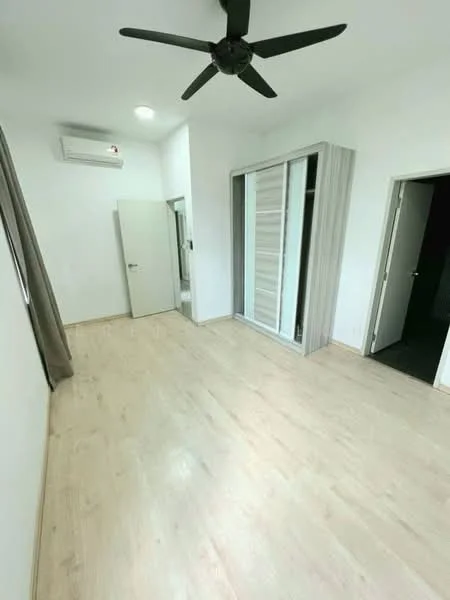 Room features: light wood laminate flooring, white painted walls, 5-blade ceiling fan, wall-mounted split AC, built-in wardrobe with sliding doors, door leading to another room, door leading to hallway, curtain rod with no curtains; style: modern.