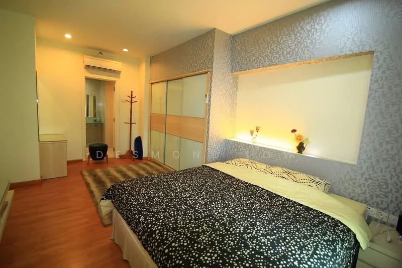 Bedroom features: queen-size bed with patterned bedding, wooden flooring, accent wall with textured wallpaper, built-in wardrobe with sliding doors, recessed lighting, decorative shelf with flowers, wall-mounted mirror, area rug with geometric pattern, ceiling-mounted air conditioning unit; style: modern.