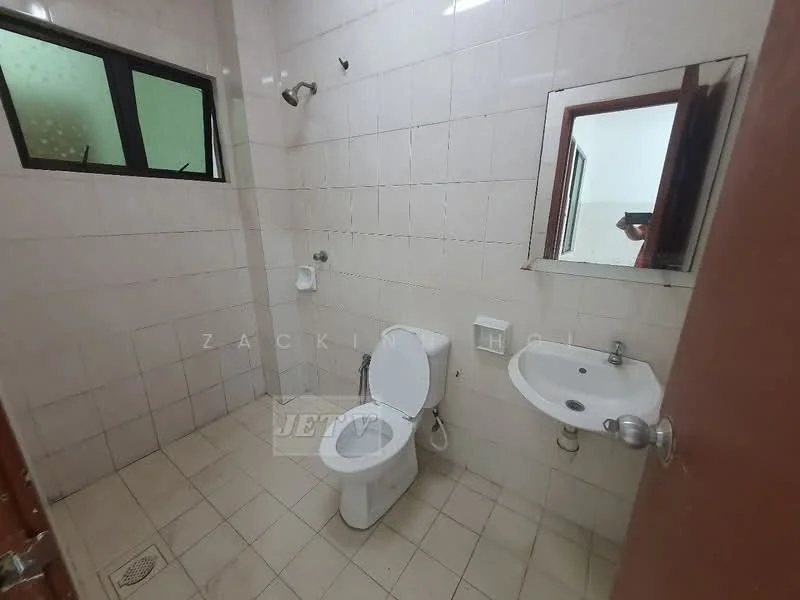 Partially Renovated & Furnished 2 Sty Bandar Bukit Tinggi 2 Klang, Bandar Bukit Tinggi, Klang — view 2 of 5 — for Rent