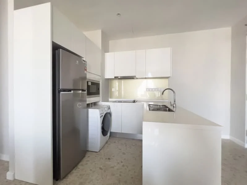 Kitchen features: white cabinetry, stainless-steel refrigerator, built-in oven, 4-burner gas hob, single-bowl stainless-steel sink, chrome pull-down faucet, white quartz countertop, washing machine, tile backsplash, light-colored flooring, recessed downlights; style: modern.