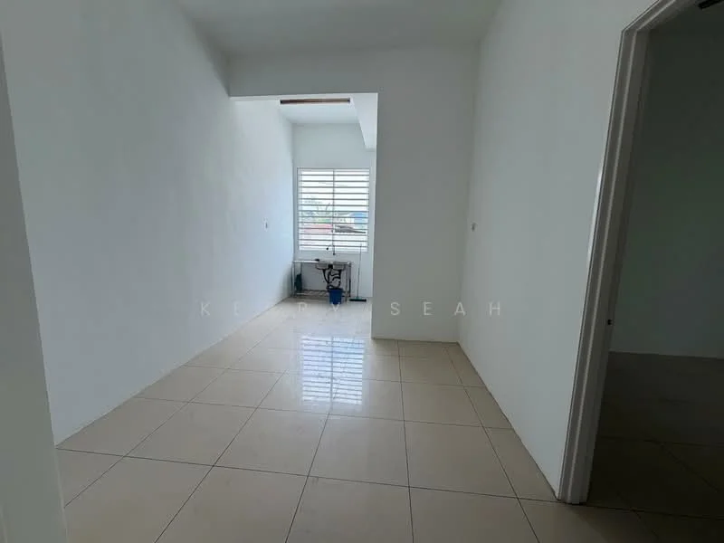 Room features: white painted walls, glossy ceramic tile flooring, window with horizontal blinds, natural light from window, ceiling with no visible fixtures, open space layout; style: modern.