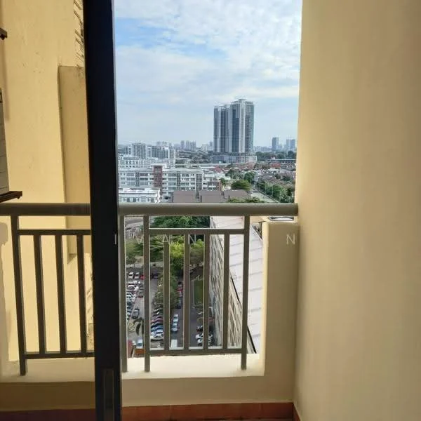 Room view: city.