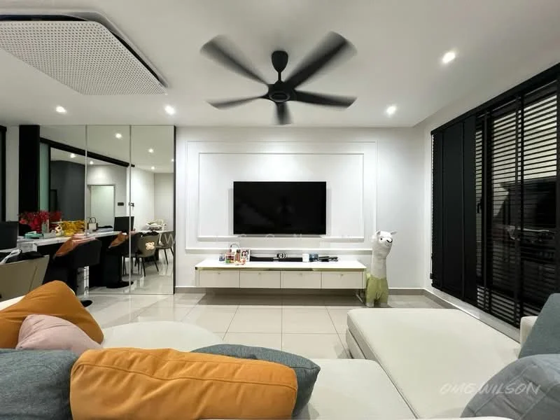 Living features: 5-blade ceiling fan with light, wall-mounted TV, white entertainment unit, cream sofa, orange throw pillows, tile flooring, recessed downlights, large glass sliding doors, black window blinds, decorative wall paneling, mirror wall, decorative plant, area rug; style: modern.