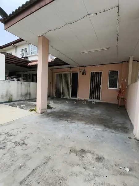 Exterior type: linked terrace house; features: covered car porch, concrete flooring, pink painted walls, metal grilles on doors, exposed ceiling, outdoor lighting, adjacent to residential area; style: modern.