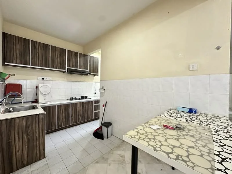 Kitchen features: brown wooden cabinetry, white tiled backsplash, stainless-steel sink, chrome faucet, 4-burner gas hob, built-in oven, white tiled flooring, countertop with black and white pebble pattern, wall-mounted range hood, kitchen exhaust fan, open shelving, waste bin; style: modern.