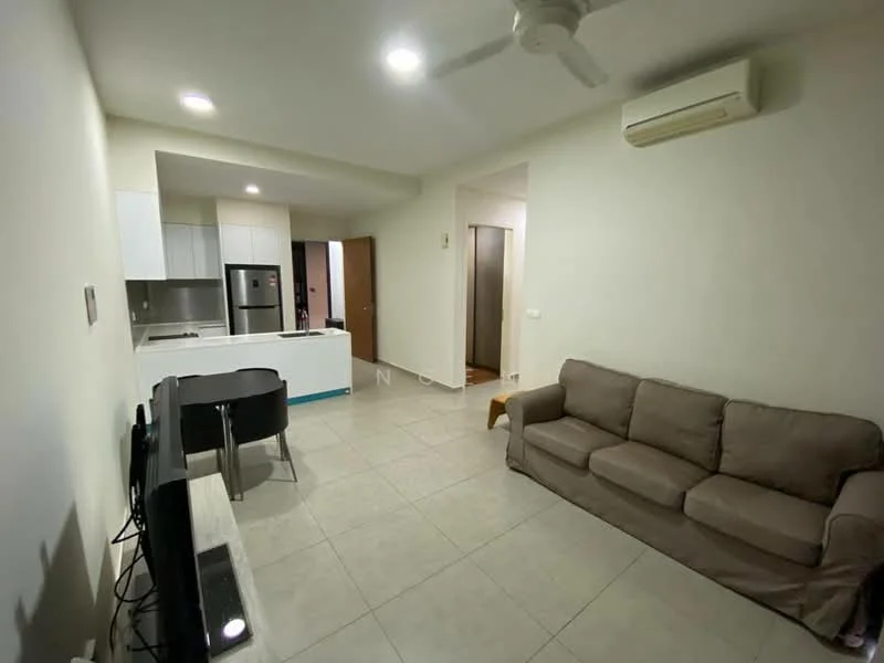 Living features: light-colored tiled flooring, white painted walls, 5-blade ceiling fan, wall-mounted air conditioning unit, sofa in beige fabric, TV console, flat-screen TV, dining table for 2, stainless-steel fridge, kitchen cabinetry with white finish, open kitchen layout; style: modern.