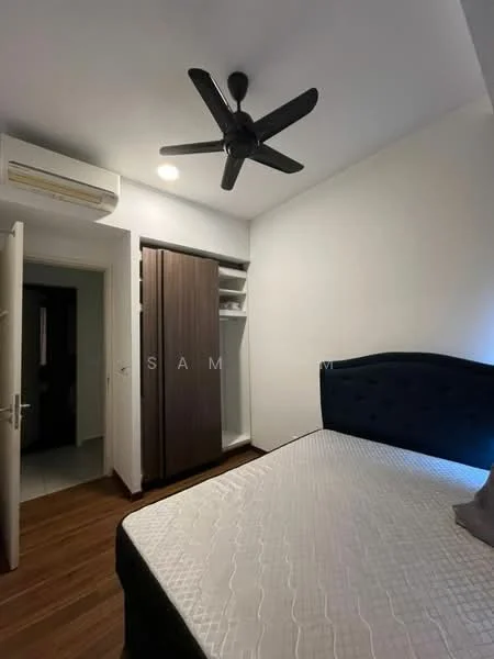 Bedroom features: queen-size bed, upholstered headboard, wooden flooring, 5-blade ceiling fan, wall-mounted split AC, built-in wardrobe with sliding doors, white painted walls, recessed lighting; style: modern.