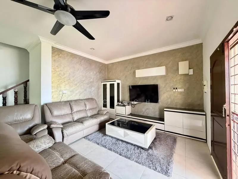 Living features: 3-seater leather sofa in beige, 2-seater leather sofa in beige, coffee table with white surface, TV console in white, wall-mounted TV, area rug in grey, ceiling fan with 5 blades, textured accent wall in grey, white painted walls, tile flooring, decorative wall panel, windows with natural light; style: modern.