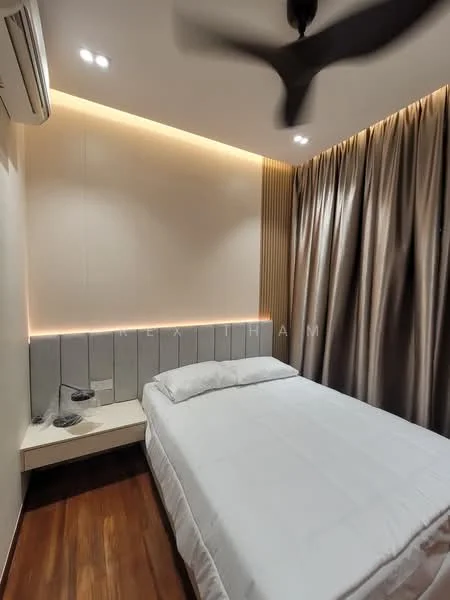 Bedroom features: queen-size bed with white bedding, wooden flooring, grey accent wall, recessed LED lighting, curtains in beige, nightstand with lamp, wall-mounted air conditioning unit, ceiling fan; style: modern.