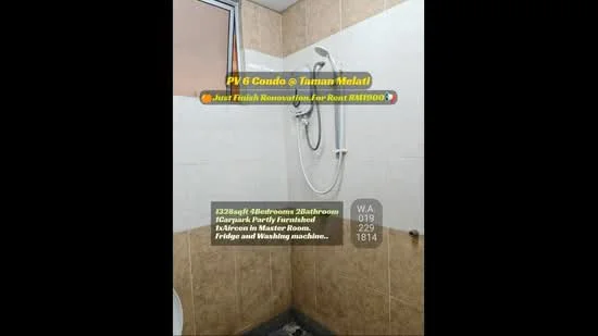 Bathroom features: shower with handheld showerhead, tile cladding on walls, ceramic tile flooring, glass window, chrome faucet, neutral color scheme, corner shower area; style: modern.