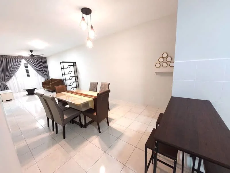 Living features: white painted walls, glossy ceramic tile flooring, 5-blade ceiling fan with light, sofa in brown fabric, coffee table, dining table with glass top, 4 upholstered dining chairs, 2-seater dining bench, decorative wall shelf, curtains in grey fabric, open layout, natural light from windows; style: modern.