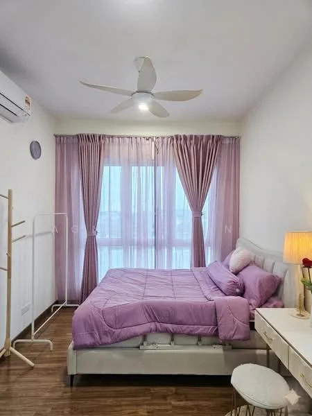 Bedroom features: queen-size bed with purple bedding, upholstered headboard, 2 bedside lamps, wooden flooring, 5-blade ceiling fan, floor-to-ceiling windows, sheer curtains in light purple, dressing table with mirror, clothes rack, decorative flower in vase; style: modern; view: city.