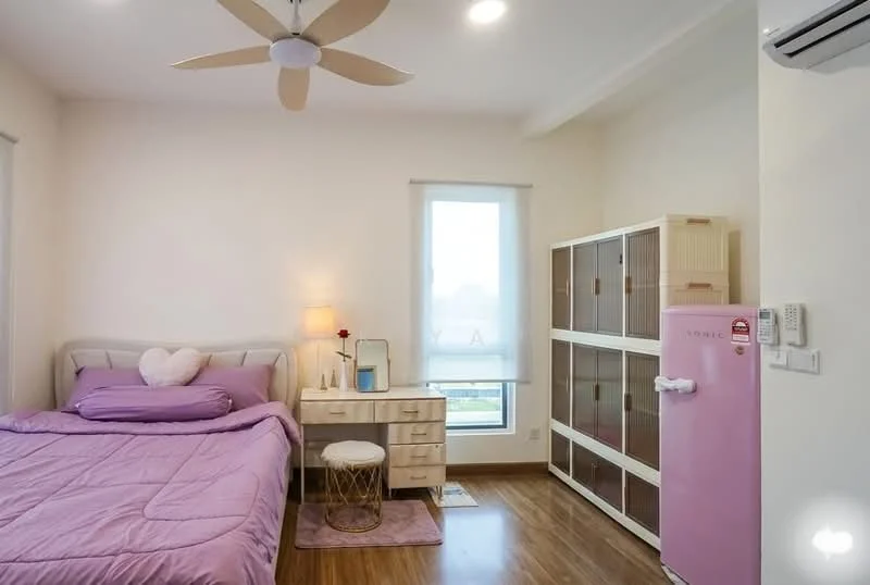 Bedroom features: queen-size bed with purple bedding, upholstered headboard, 2 bedside lamps, wooden flooring, ceiling fan, window with sheer curtains, white walls, study desk with chair, pink fridge, storage cabinet with glass doors; style: modern; view: garden.