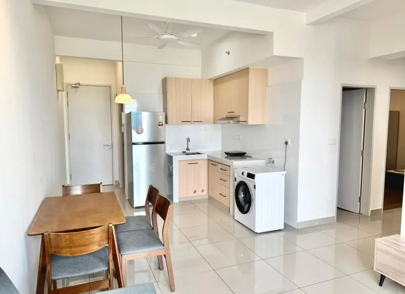 Kitchen features: white painted walls, glossy tile flooring, ceiling fan, wood cabinetry, stainless-steel fridge, built-in oven, 4-burner gas hob, single-bowl stainless-steel sink, chrome pull-down faucet, white washing machine, dining table with 4 chairs, pendant light; style: modern.