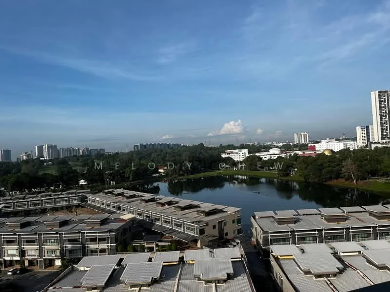 Exterior type: linked terrace house; features: view of lake, surrounded by greenery, multi-storey buildings in background, modern architecture, rooftop with flat roof, paved pathways, manicured landscaping; style: modern.