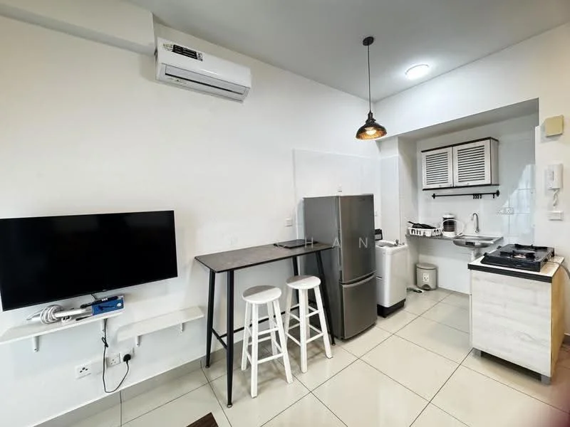 Kitchen features: white painted walls, ceramic tile flooring, recessed downlights, 5-blade ceiling fan, stainless-steel fridge, freestanding range oven, white cabinetry with glass-front upper cabinets, black countertop, kitchen sink, wall-mounted split AC, TV console, 2 white bar stools; style: modern.