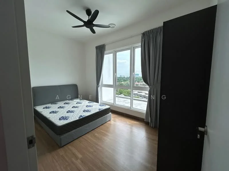 Bedroom features: queen-size bed, upholstered headboard, floor-to-ceiling windows, grey curtains, wooden flooring, 5-blade ceiling fan, decorative wall, white painted walls; style: modern; view: city.