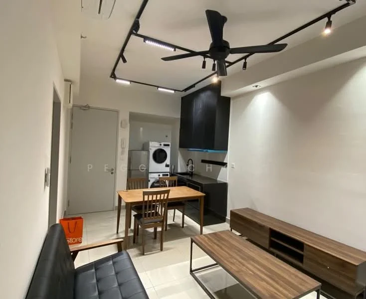 Living features: 5-blade ceiling fan with light, wall-mounted air conditioning unit, light-colored walls, recessed LED downlights, dining table with four chairs, black leather sofa, wooden coffee table, wooden TV console, kitchenette with black cabinetry, stainless-steel fridge, stackable washer and dryer; style: modern.