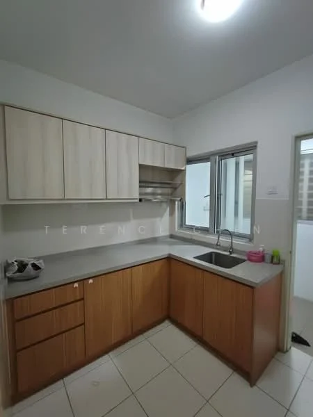 Kitchen features: light wood cabinetry, dark wood lower cabinets, grey countertop, single-bowl stainless-steel sink, chrome pull-down faucet, window above sink, white tiled flooring, fluorescent ceiling light; style: modern.