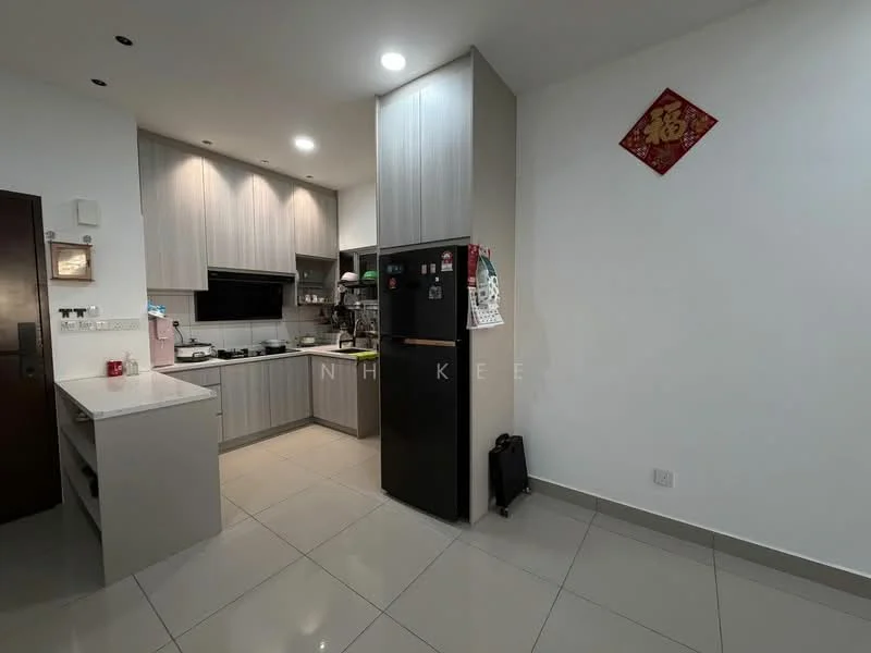 Kitchen features: grey cabinetry, white countertop, stainless-steel fridge, built-in oven, 4-burner gas hob, exhaust hood, double-bowl stainless-steel sink, wall-mounted storage, tile backsplash, recessed downlights, ceramic tile flooring, decorative wall art; style: modern.